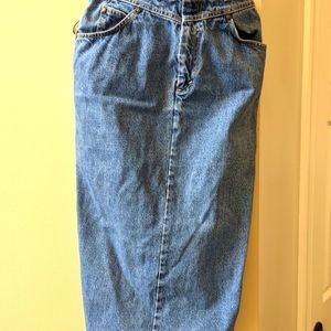 Vintage Levi's Gold Tab Women's Size 12 Jean Skirt Made in USA Light Blue Wash